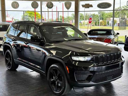 2023 Jeep Grand Cherokee Altitude