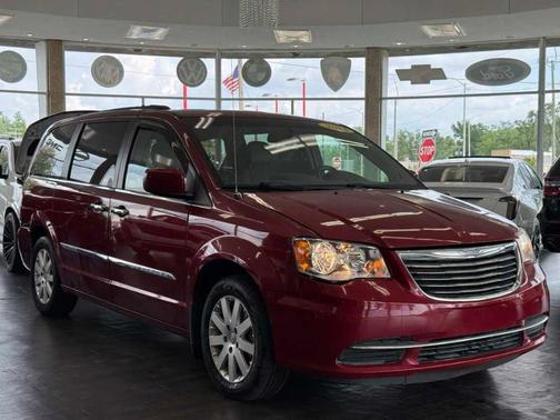 2014 Chrysler Town & Country Touring