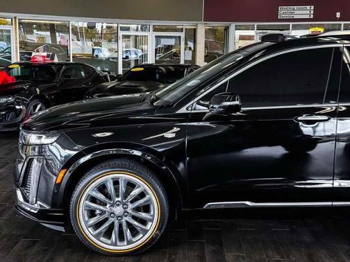 2023 Cadillac XT6 Premium Luxury AWD