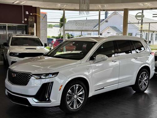 2024 Cadillac XT6 Premium Luxury FWD