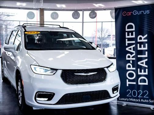 2022 Chrysler Pacifica Touring-L