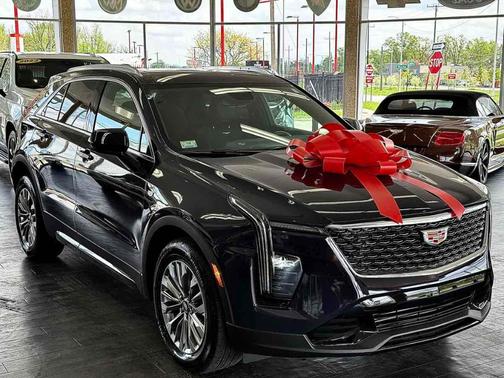 2024 Cadillac XT4 Premium Luxury