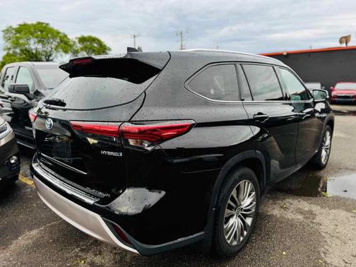 Midnight Black Metallic 2021 Toyota Highlander Hybrid Platinum