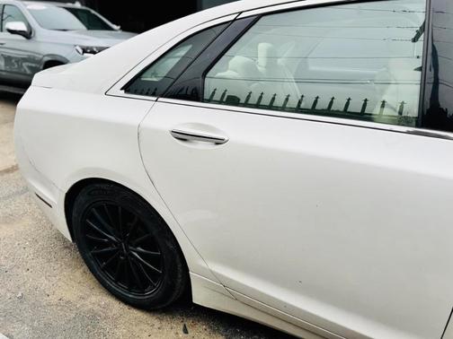 White Platinum Tri-Coat Metallic 2015 Lincoln MKZ Base