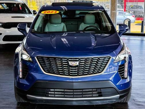 2023 Cadillac XT4 Premium Luxury