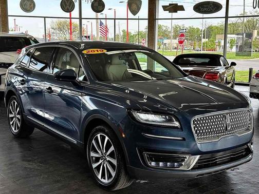 2019 Lincoln Nautilus Select
