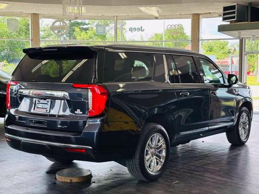 Titanium Rush Metallic 2023 GMC Yukon XL SLT