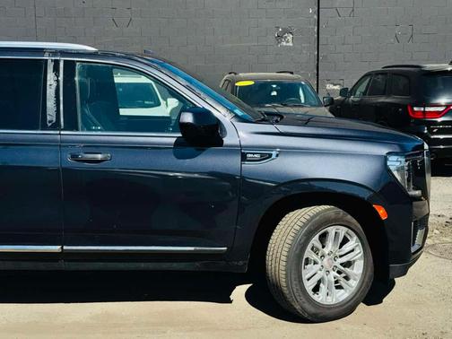 Titanium Rush Metallic 2023 GMC Yukon XL SLT