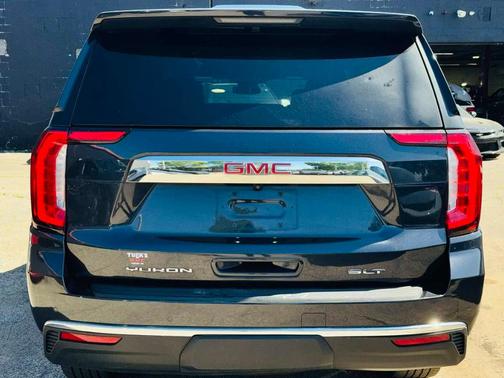 Titanium Rush Metallic 2023 GMC Yukon XL SLT