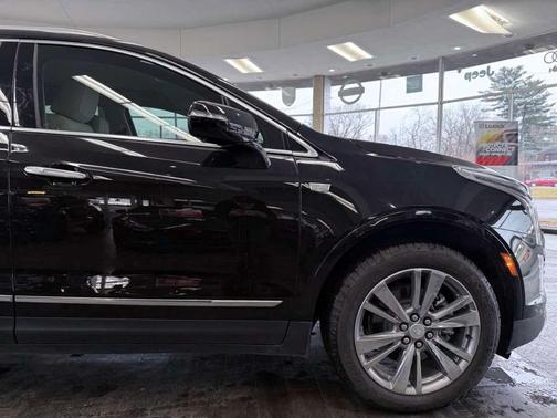 2025 Cadillac XT5 Premium Luxury