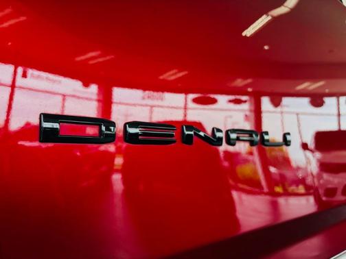 Cayenne Red Tintcoat 2022 GMC Yukon Denali