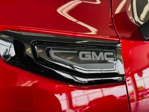 Cayenne Red Tintcoat 2022 GMC Yukon Denali