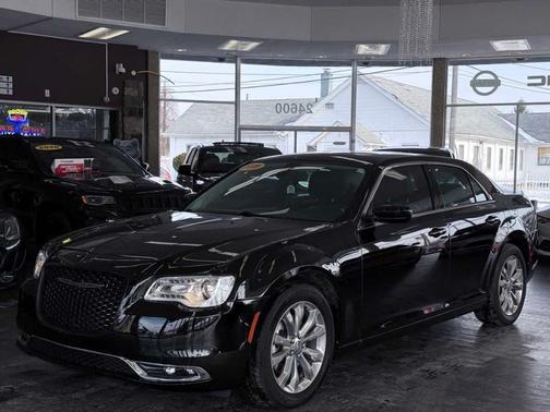 2019 Chrysler 300 Touring L