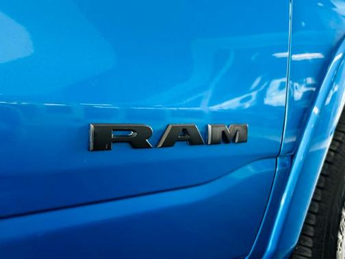 Hydro Blue Pearlcoat 2026 RAM 1500 Big Horn