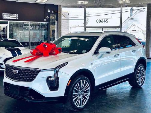 2024 Cadillac XT4 Premium Luxury