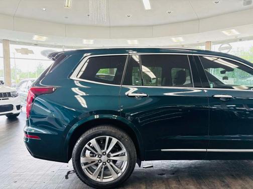Emerald 2024 Cadillac XT6 Premium Luxury FWD