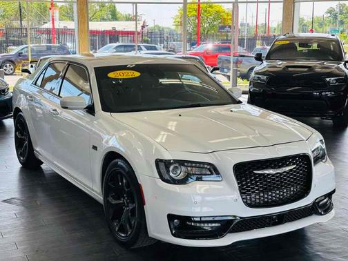 Bright White Clearcoat 2022 Chrysler 300 S