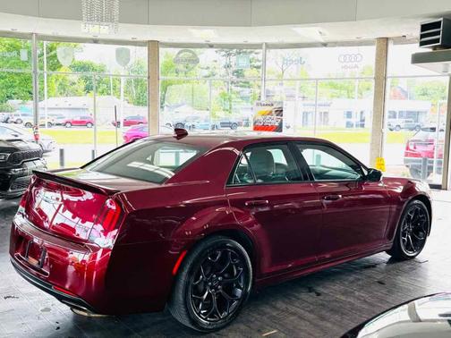 Velvet Red Pearlcoat 2020 Chrysler 300 S