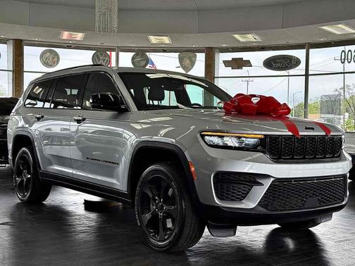 2023 Jeep Grand Cherokee L Laredo