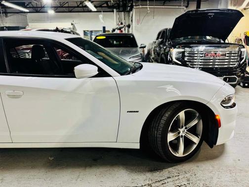 White Knuckle Clearcoat 2017 Dodge Charger R/T
