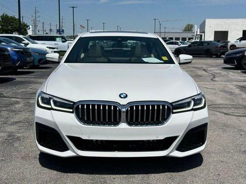 Alpine White 2021 BMW 530 i xDrive
