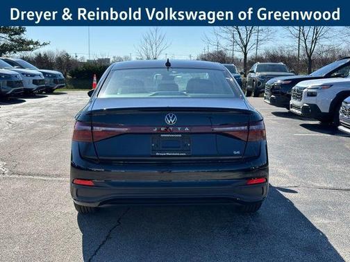 Deep Black Pearl Effect 2026 Volkswagen Jetta 1.5T SE