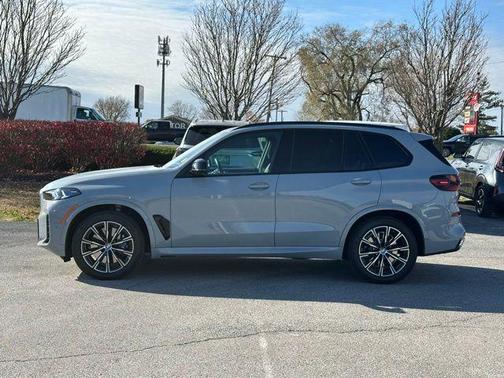 2025 BMW X5 M60i
