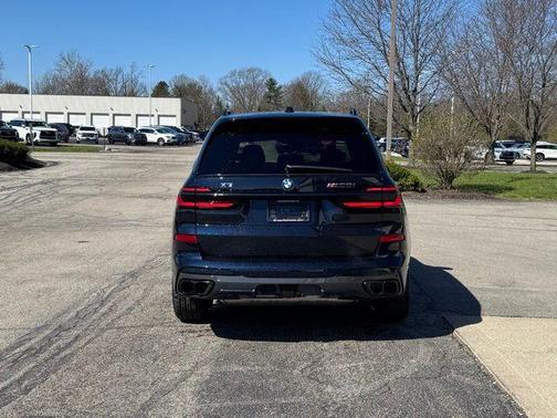 Carbon Black Metallic 2026 BMW X7 M60i