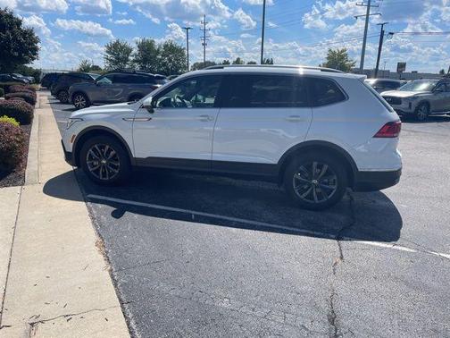 2022 Volkswagen Tiguan 2.0T SE
