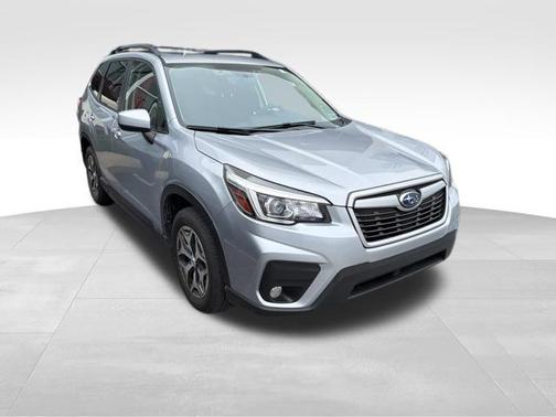 Ice Silver Metallic 2019 Subaru Forester Premium