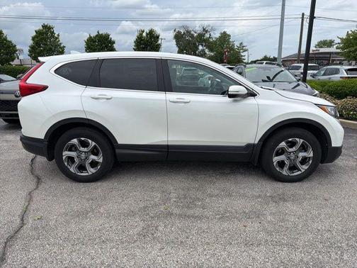 White 2017 Honda CR-V EX