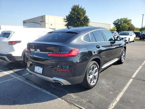 2025 BMW X4 xDrive30i