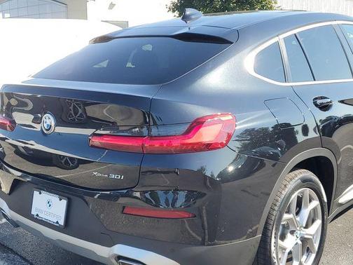 2025 BMW X4 xDrive30i