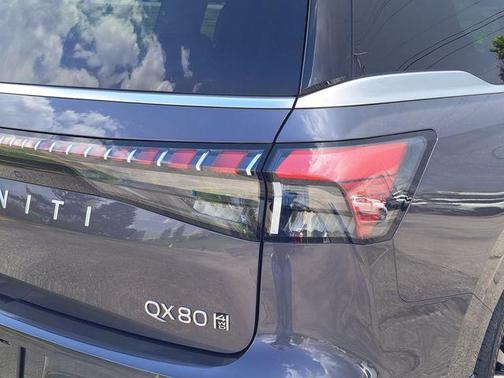 2025 INFINITI QX80 Luxe