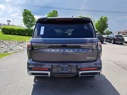 2025 INFINITI QX80 Luxe