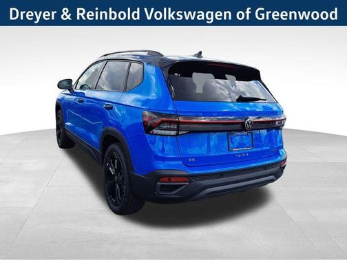 2025 Volkswagen Taos 1.5T SE Black