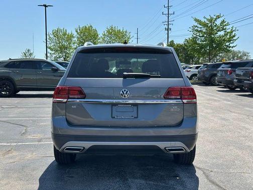 Platinum Gray Metallic 2018 Volkswagen Atlas 3.6L SE