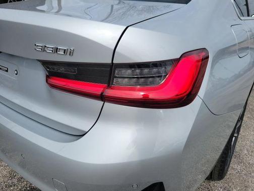 2019 BMW 330 i xDrive