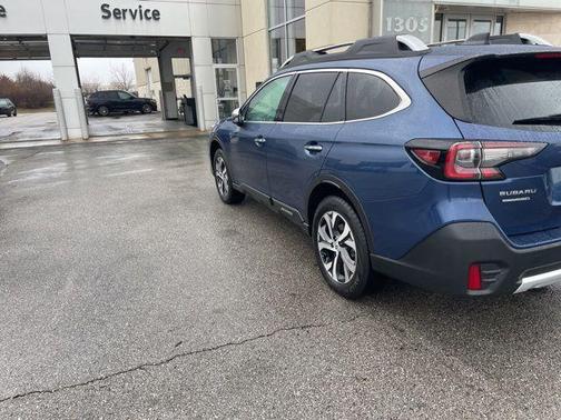 2022 Subaru Outback Touring XT
