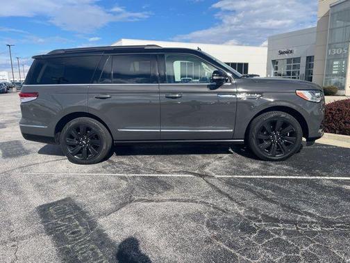 2022 Lincoln Navigator Black Label