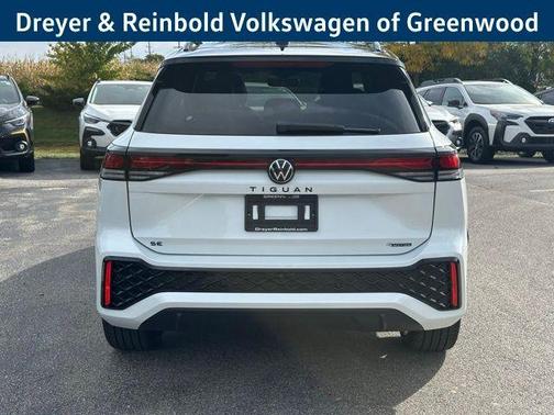 2026 Volkswagen Tiguan 2.0T SE R-Line Black