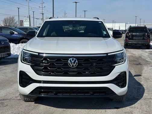 2025 Volkswagen Atlas Cross Sport 2.0T SEL R-Line Black