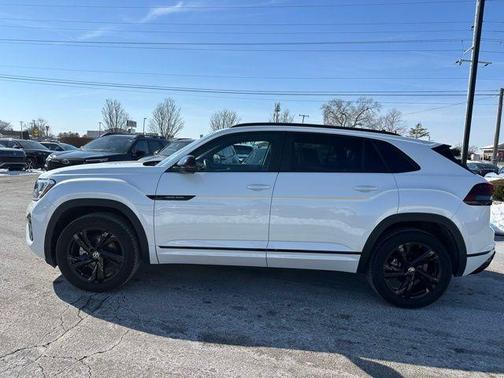 2025 Volkswagen Atlas Cross Sport 2.0T SEL R-Line Black