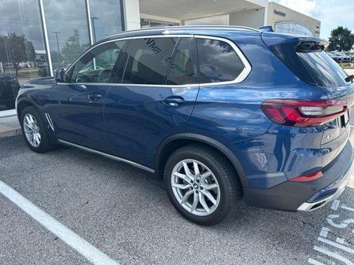 Phytonic Blue Metallic 2022 BMW X5 xDrive40i
