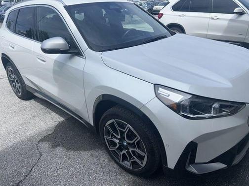 White Metallic 2024 BMW X1 xDrive28i