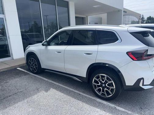 White Metallic 2024 BMW X1 xDrive28i