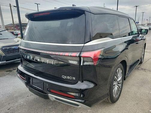 2025 INFINITI QX80 Luxe