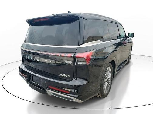 2025 INFINITI QX80 Luxe