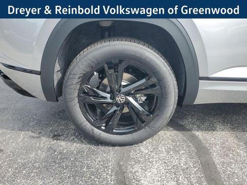 2025 Volkswagen Atlas Cross Sport 2.0T SEL R-Line Black