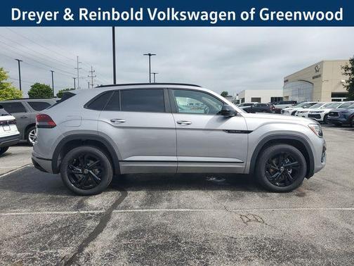 2025 Volkswagen Atlas Cross Sport 2.0T SEL R-Line Black